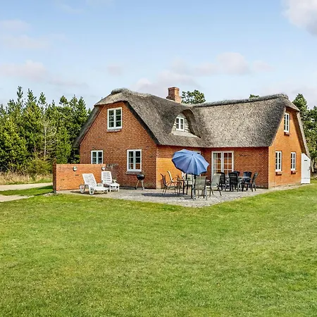 Vakantiehuis Four-bedroom In Romo Romo